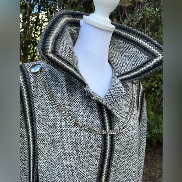 Vintage Bass New York Wool Cape - Picture 10 of 17